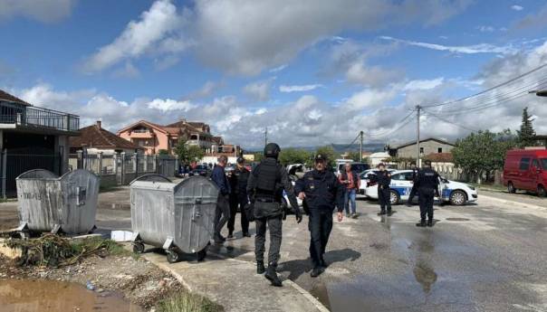 Crna Gora: Bacili bombu na kuću policajca, ubijen jedan napadač