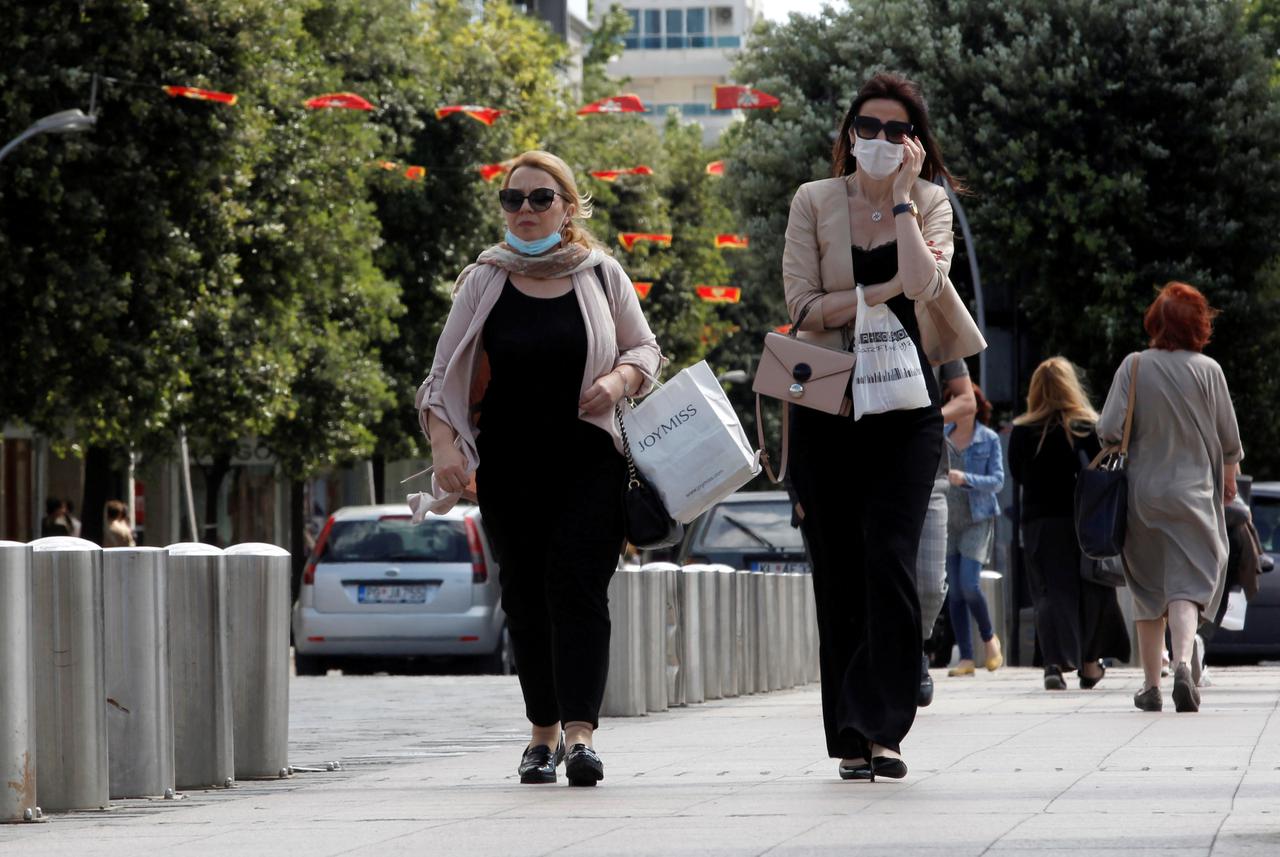 Crna Gora: Kraći policijski sat i otvaranje bašti