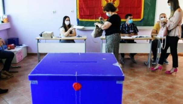 Crna Gora: Opozicija poziva građane da ostanu u kućama i čekaju rezultate izbora