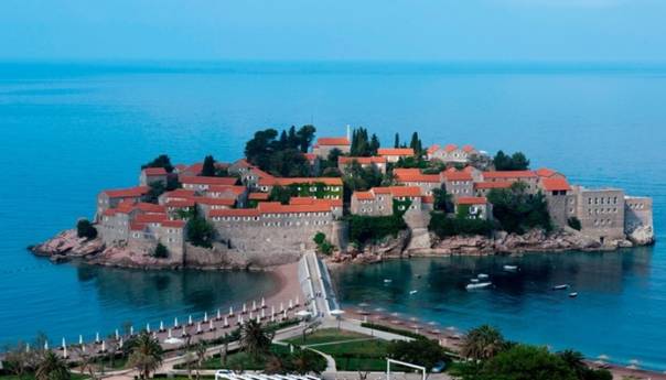Crna Gora otvaranjem granice za Ruse spašava turističku sezonu