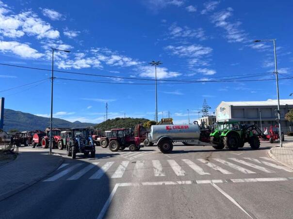 Crna Gora: Poljoprivrednici traktorima blokirali kružni tok