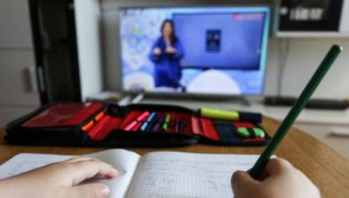 Crna Gora: Škole u pet opština od danas prelaze na online nastavu