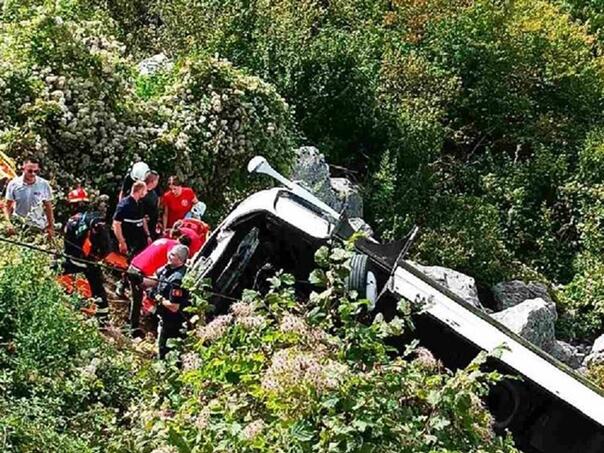 Crna Gora: U slijetanju autobusa sa ceste poginule tri osobe