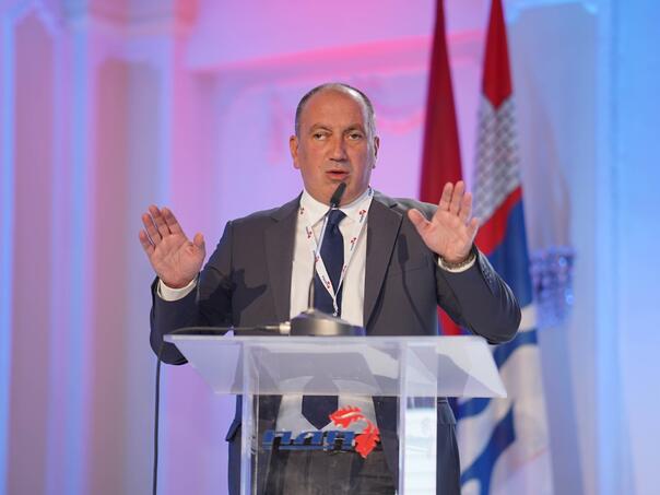 Crnadak: Nalazimo se na raskrsnici s koje više nema povratka