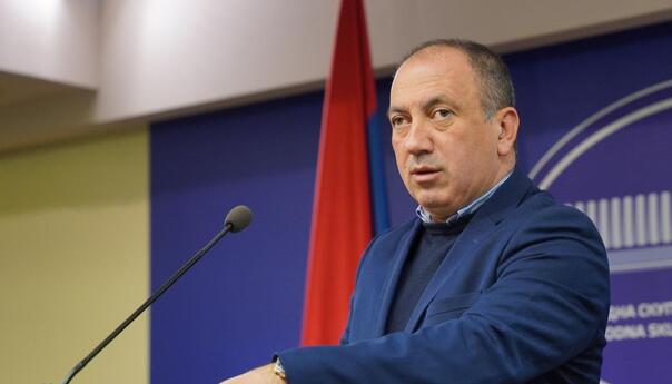 Crnadak: Brutalno rušenje volje NSRS, Dodik se slomio pod strahom od optužnice