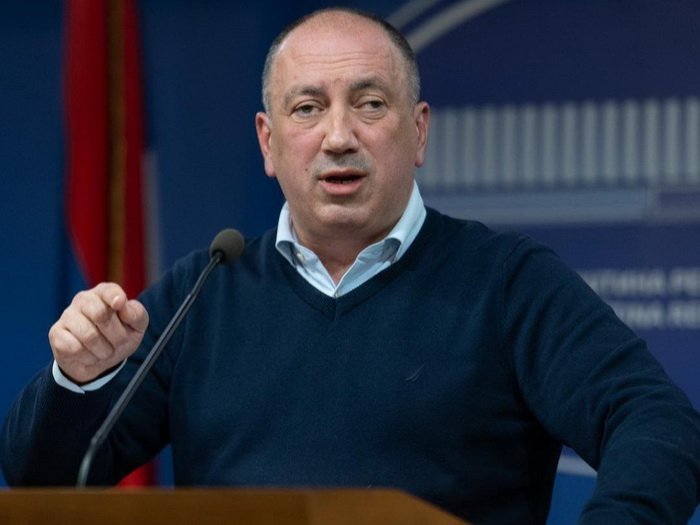 Crnadak pitao Vladu RS-a: Da li ste vi normalni?