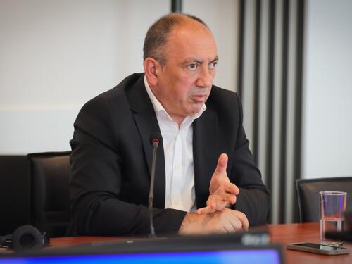 Crnadak: Rejting SNSD-a se prepolovio, RS vraćena na zapadne tračnice