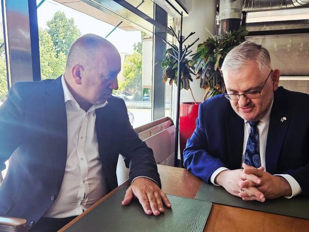 Crnadak sa Crishockom o saradnji i "crvenim linijama"