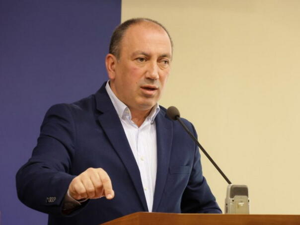 Crnadak: Schmidt radi za SNSD i Dodika i oni rade za njega