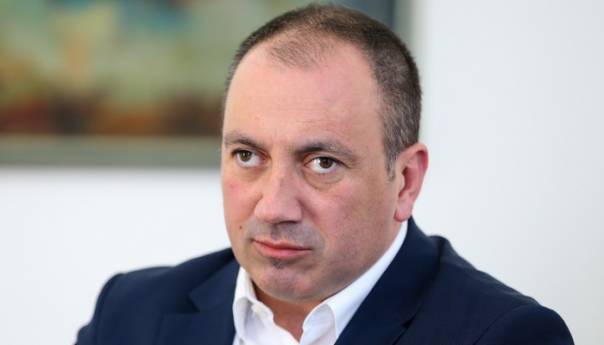 Crnadak: SNSD direktno priznao Schmidta