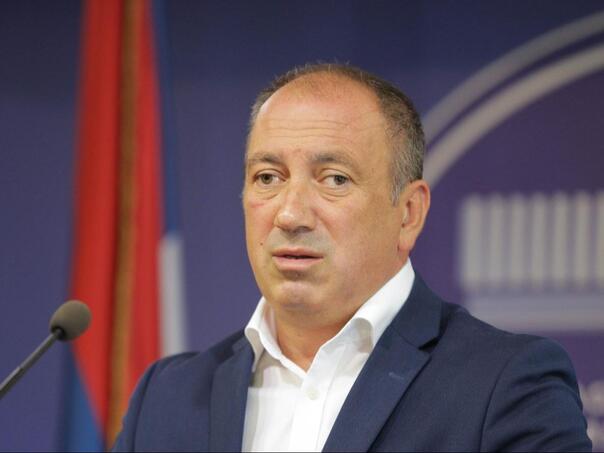 Crnadak traži objavu detalja o 20 miliona KM provizija za zaduživanje RS