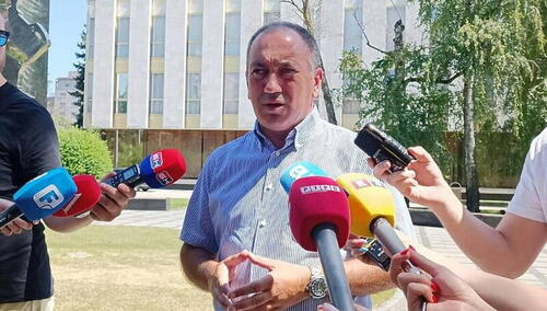 Crnadak: Vlast RS tjera zaposlene na koncert Baje Malog Knindže
