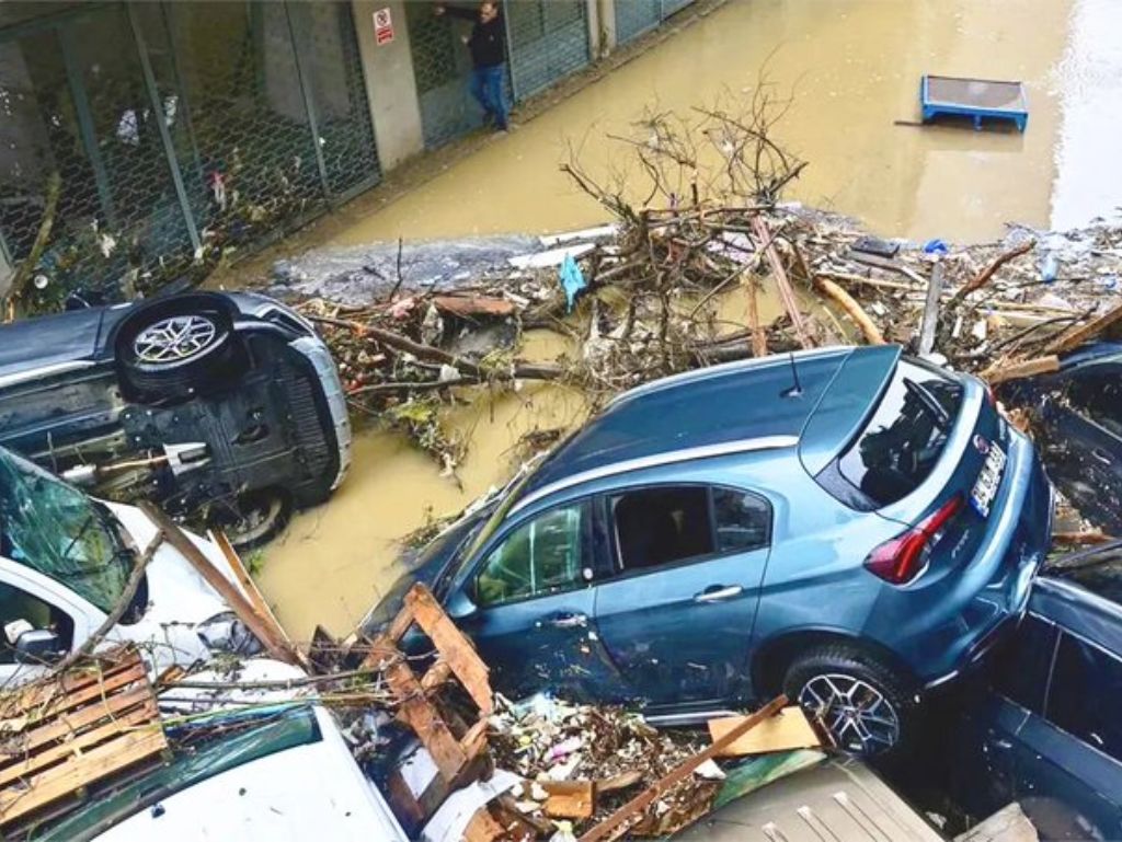 Crni bilans poplava u Istanbulu: Broj mrtvih porastao na osam