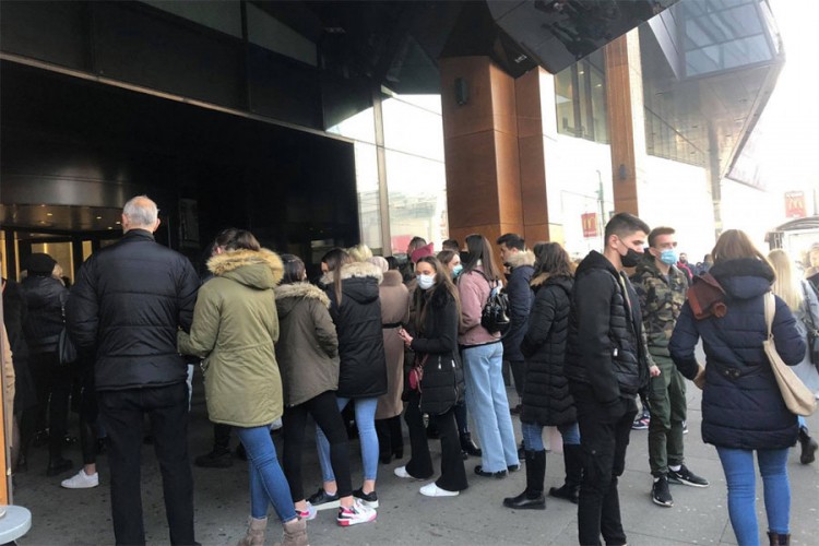"Crni petak" napunio šoping centre u BiH