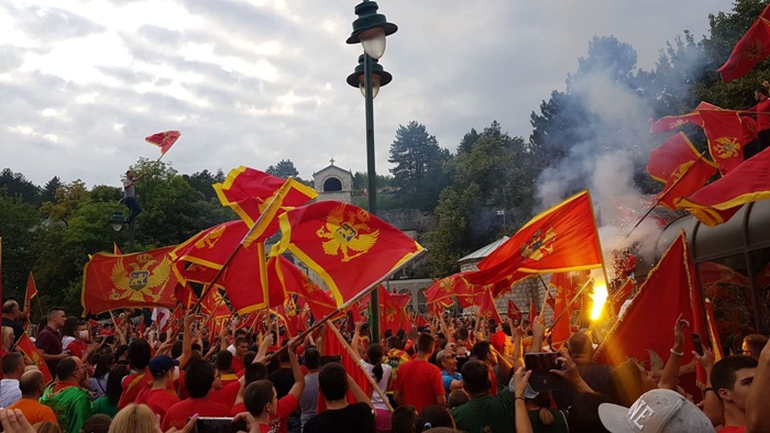 Crnogorci se skupljaju na Cetinju: Ne damo Crnu Goru