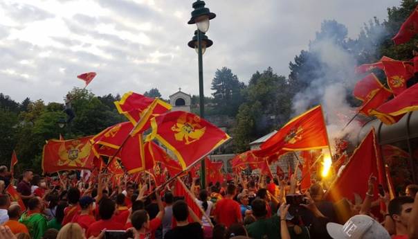 Crnogorci se skupljaju na Cetinju: Ne damo Crnu Goru