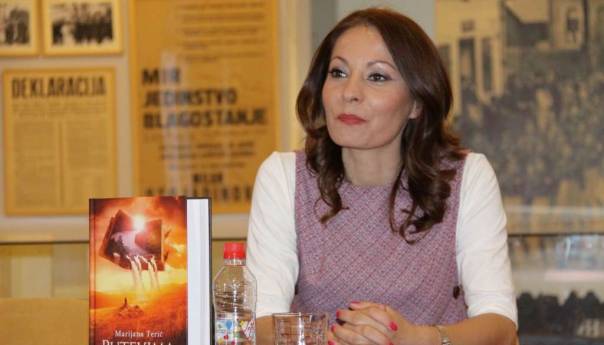 Crnogorka Marijana Terić u Zenici predstavila monografiju 'Putevima beskraja'