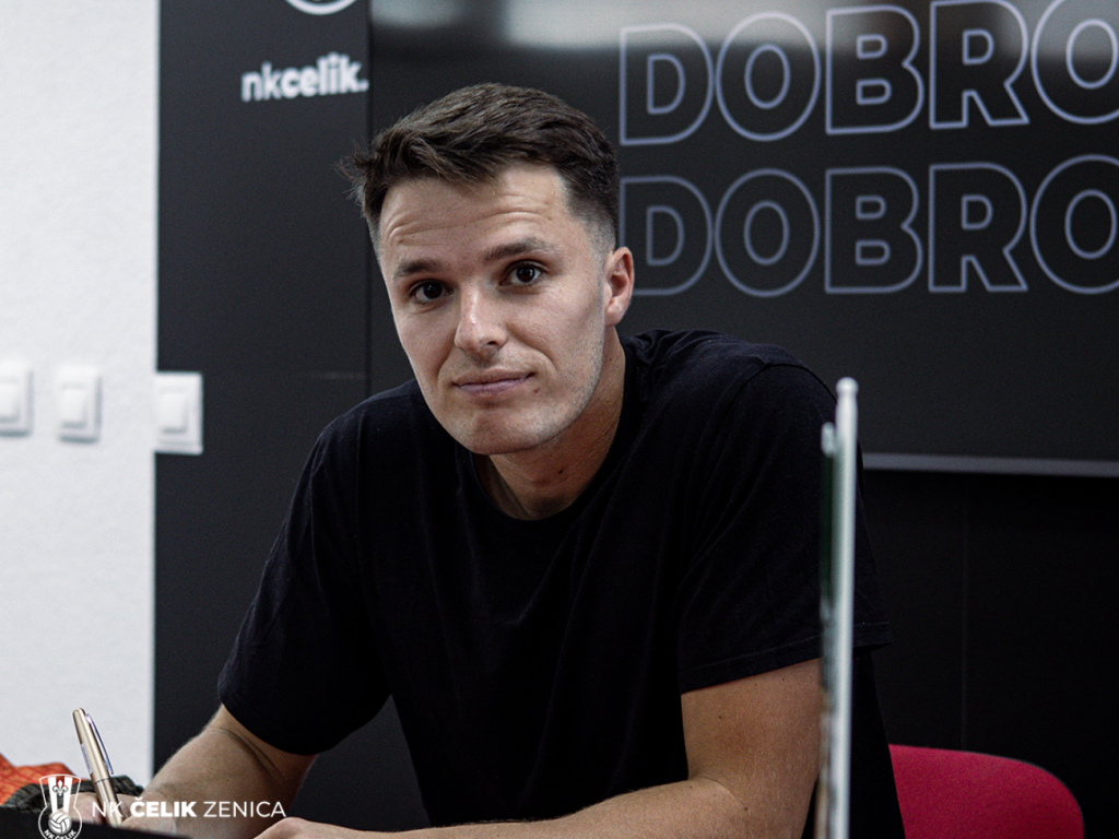 Crnogorski fudbaler Oliver Šarkić potpisao za Čelik