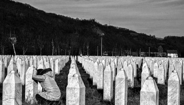 Crnogorski parlament potvrdio genocid u Srebrenici i sopstveno dostojanstvo