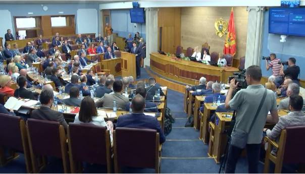 Crnogorski parlament raspravlja o povjerenju vladi