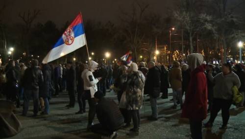 Crnogorskog ambasadora proglasiti "personom non grata"