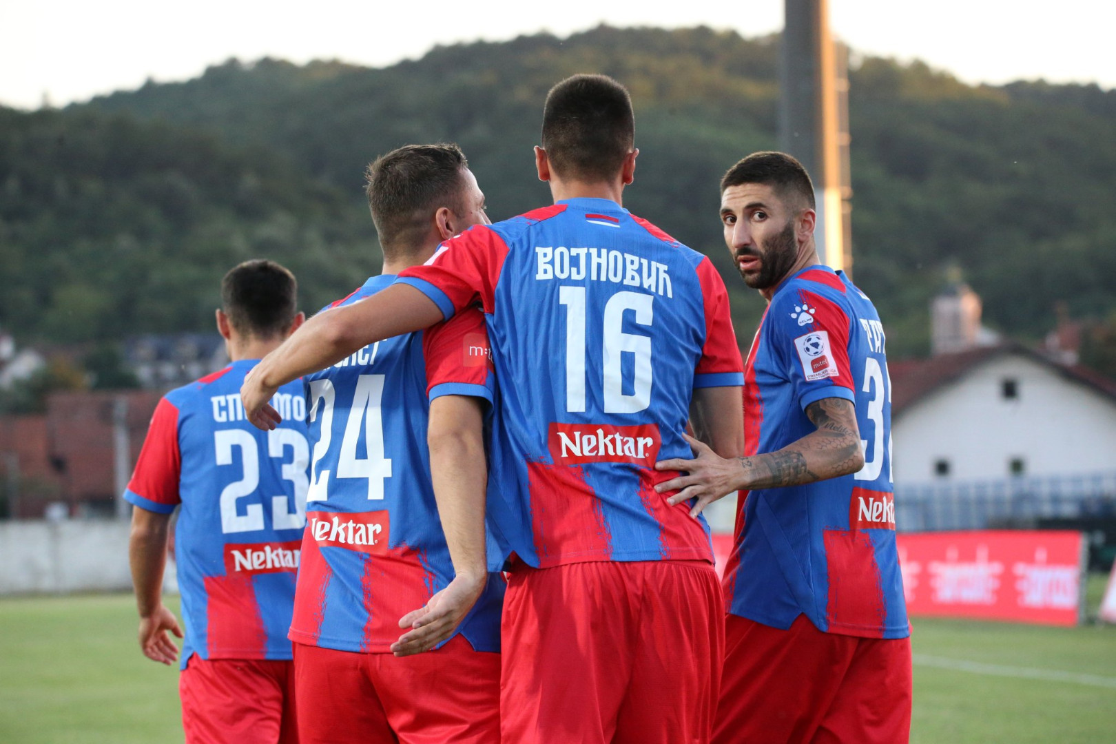 Crveni karton za Igman, a onda gol Borca za pobjedu u 93. minuti