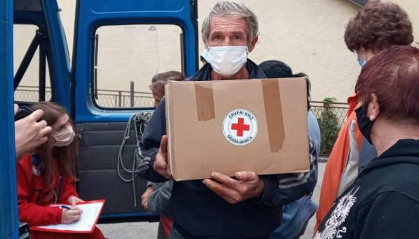 Crveni križ FBiH: Oko 225.000 konzervi za socijano ugroženo stanovništvo