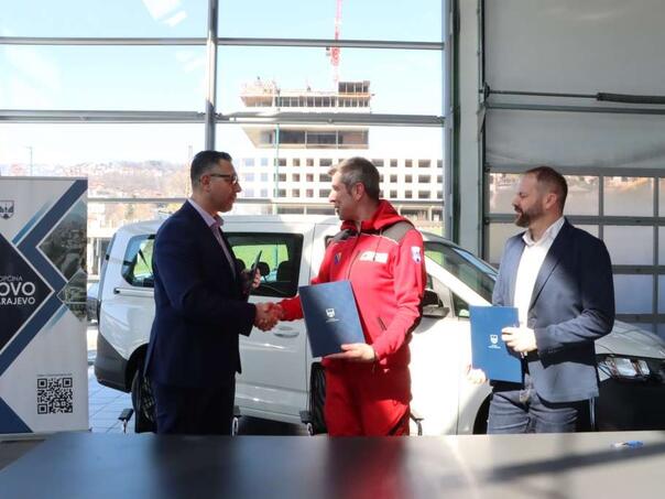 Crveni križ Novo Sarajevo dobio novo vozilo za prvu medicinsku pomoć