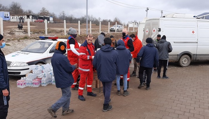 Crveni križ osigurava dnevne obroke u kampu Lipa
