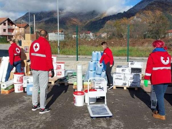 Crveni križ u BiH osigurao pomoć vrijednu više od četiri miliona KM za poplavljena područja