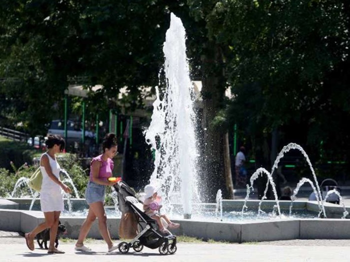 Crveni meteoalarm u Srbiji još uvijek na snazi: Izuzetno opasno vrijeme!