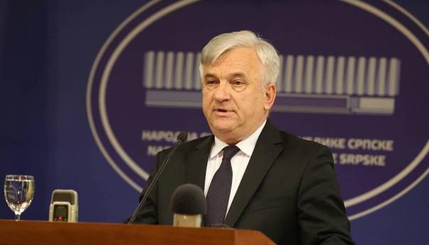 Čubrilović pozvao Izetbegovića i Čovića na posebnu sjednicu NSRS