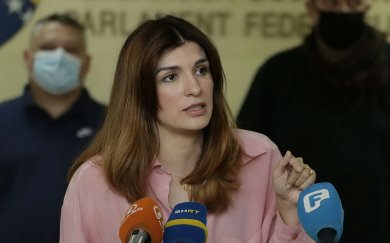 Ćudić: Dodik od NSRS pravi 'ministarstvo odbrane' ruskih interesa