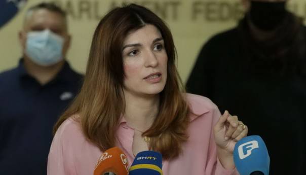 Ćudić: Dodik od NSRS pravi 'ministarstvo odbrane' ruskih interesa