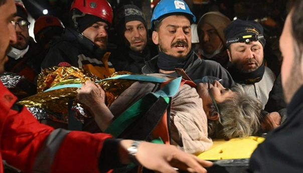 Čudo u Turskoj: Starica spašena 212 sati nakon potresa