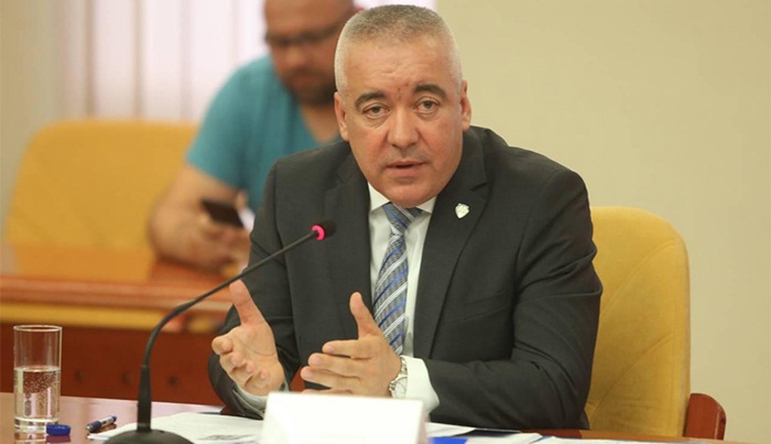 Ćulum: Politika me ne zanima, radiću po zakonima