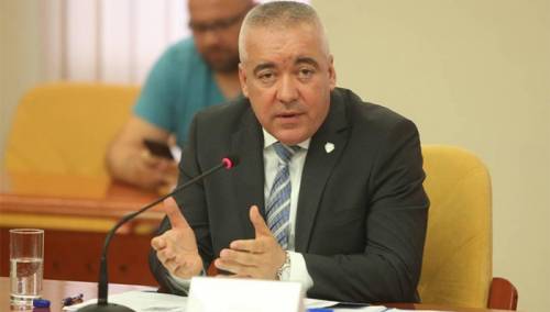 Ćulum: Politika me ne zanima, radiću po zakonima