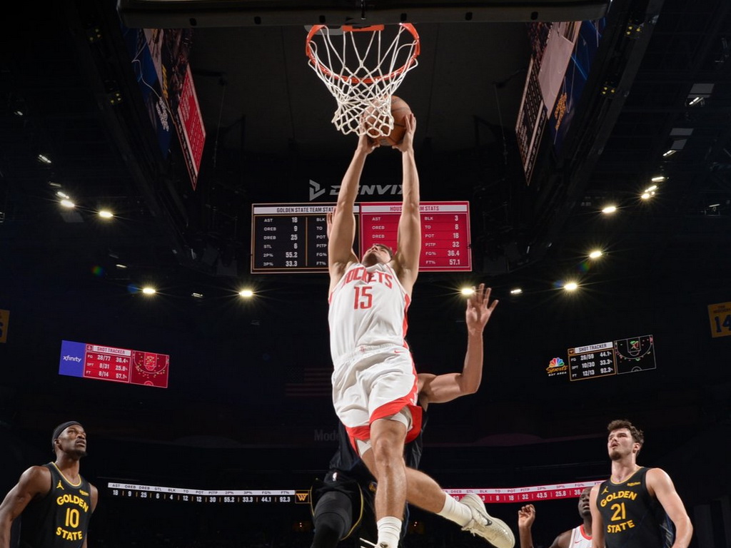 Curryjeva očajna šuterska večer, Reed Sheppard odigrao utakmicu karijere