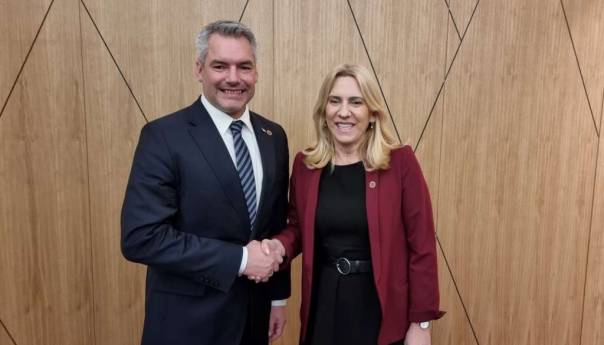 Cvijanović razgovarala s Nehamerom o jačanju saradnje