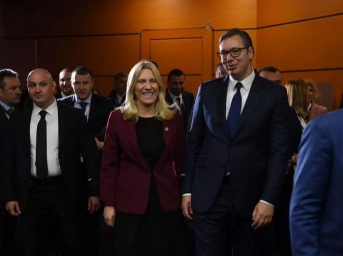 Cvijanović se sastala sa Vučićem u Tirani