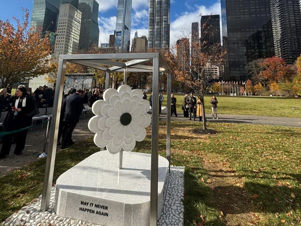 Cvijet Srebrenice utkan u sjedište UN-a stalni je podsjetnik na odgovornost