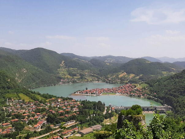 Čvoriću sedam godina zatvora za silovanje u naselju Divič kod Zvornika