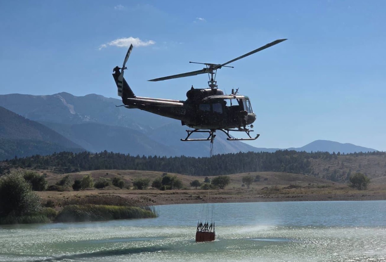 Čvrsnica i dalje gori: Helikopter OSBiH drugi dan zaredom gasi požar