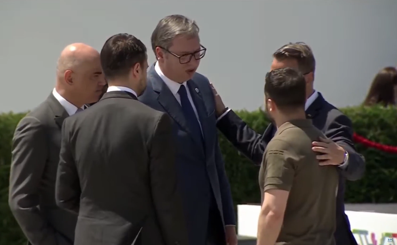 Video: Vučić sreo Zelenskog u Moldaviji, mediji u Srbiji prešutjeli
