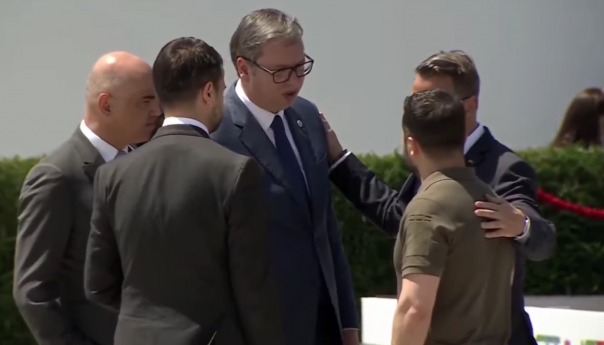 Video: Vučić sreo Zelenskog u Moldaviji, mediji u Srbiji prešutjeli