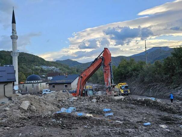 CZ HNK: Spasilački timovi nastavljaju potragu za stradalima