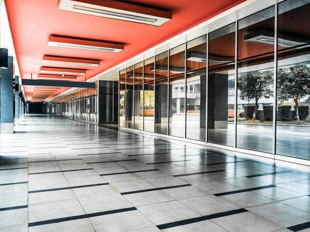 Da li je pametnije kupiti poslovni prostor ili iznajmljivati?