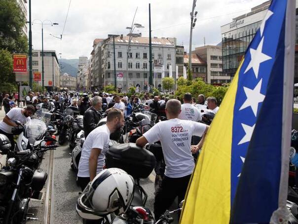 "Da se ne zaboravi i ne ponovi": Hiljade motorista na putu prema Srebrenici