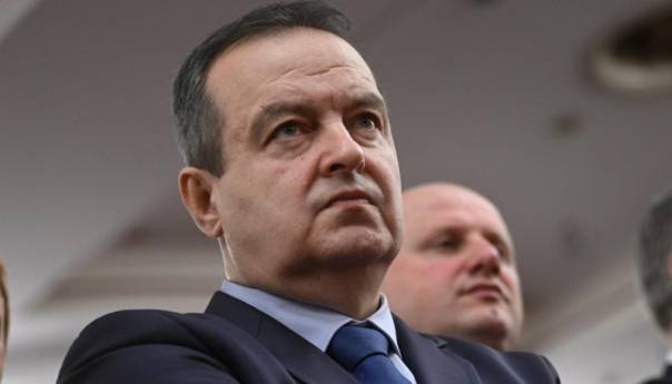 Dačić: Štetno je da Vučić uopšte i razmišlja o ostavci