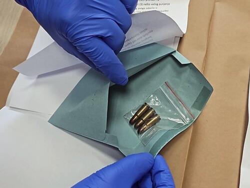 Dačiću stigla zanimljiva pošiljka: Tri metka u koverti, poznato i odakle